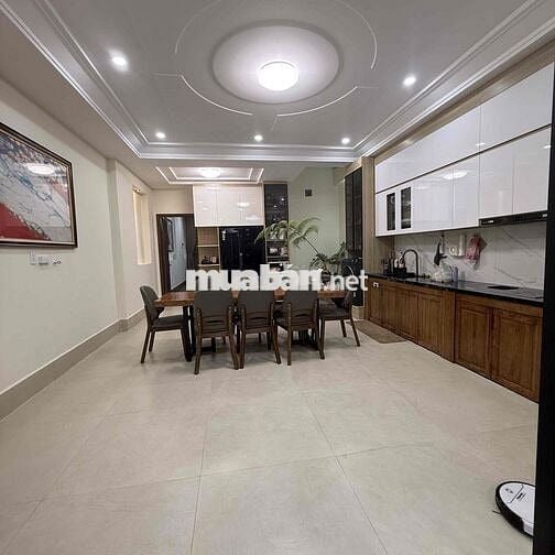 Nhà phố hiện đại 2 lầu 190m², tiện nghi cao cấp, phù hợp VP & chuyên g