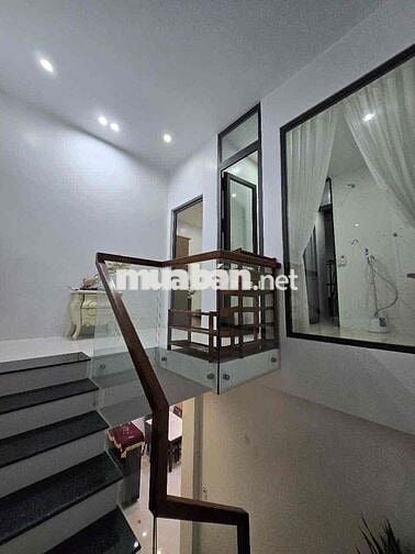 bán nhà ROYAL PARK vị trí gần đường Lê đức anh