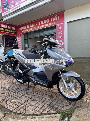 🌟Bán AirBlade.2019.125Fi.khoá ga bạc đen zin êm🌟