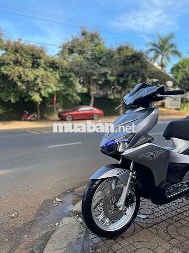 🌟Bán AirBlade.2019.125Fi.khoá ga bạc đen zin êm🌟