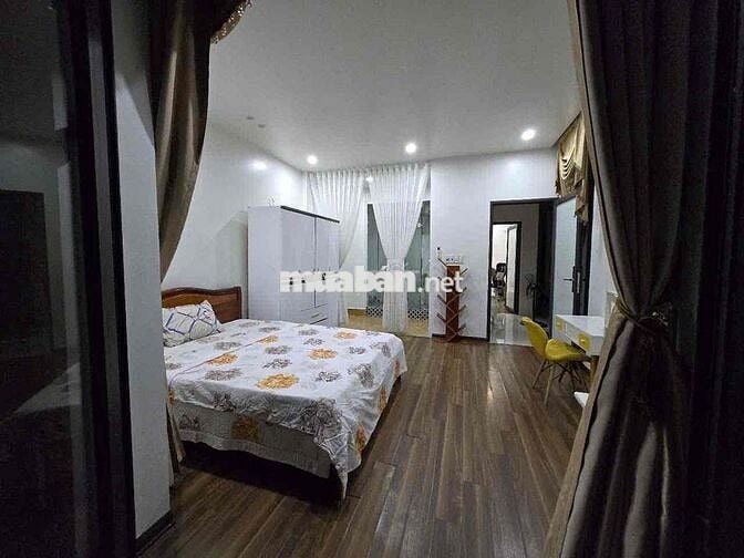 bán nhà ROYAL PARK vị trí gần đường Lê đức anh