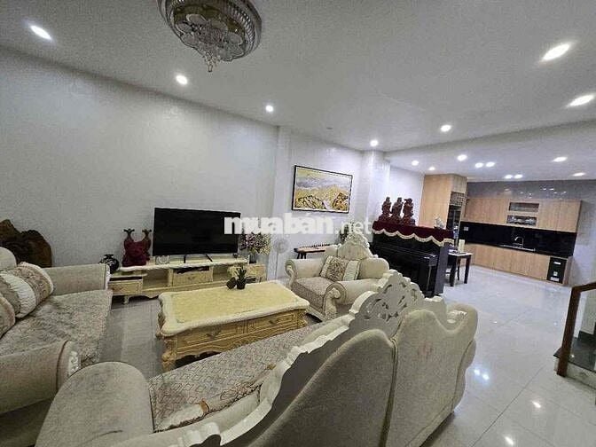 bán nhà ROYAL PARK vị trí gần đường Lê đức anh