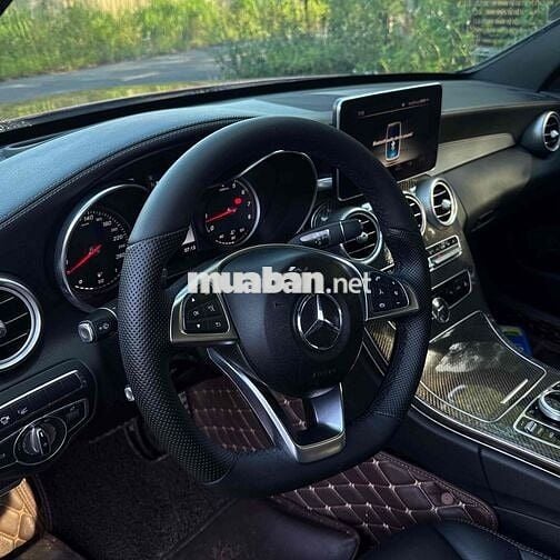 Mer c300 amg 2018 có hổ trợ góp 40% giá trị xe