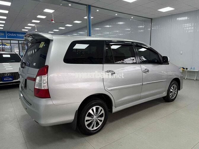 Toyota Innova 2015 2.0E - 68000 km