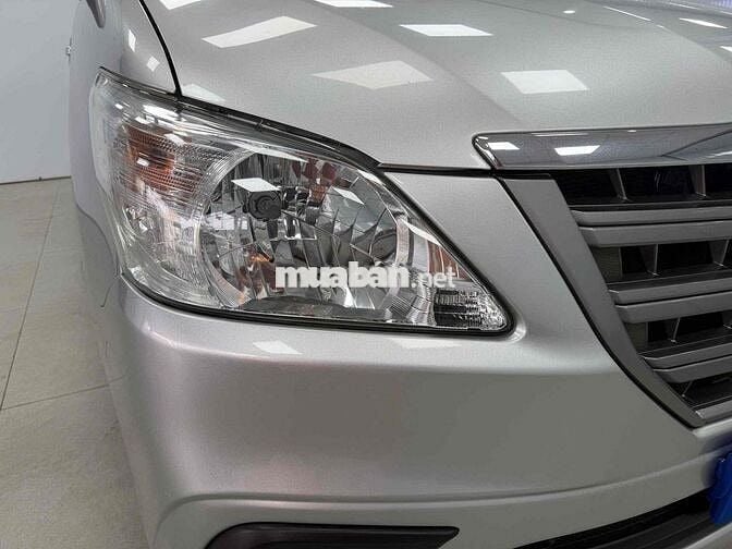Toyota Innova 2015 2.0E - 68000 km