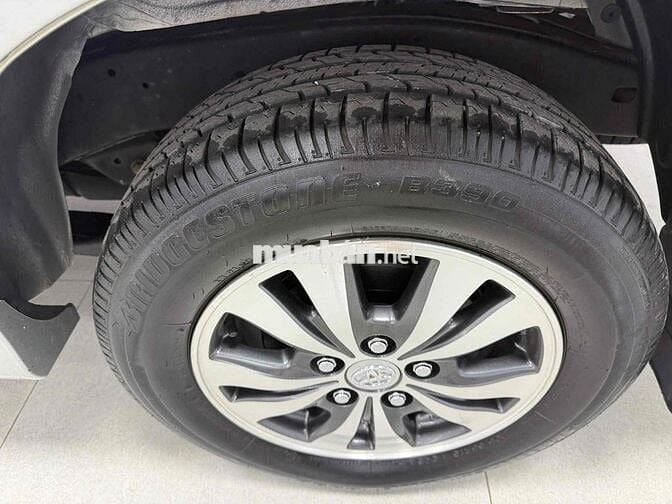 Toyota Innova 2015 2.0E - 68000 km