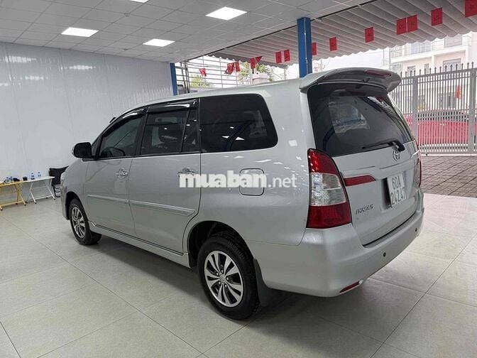 Toyota Innova 2015 2.0E - 68000 km