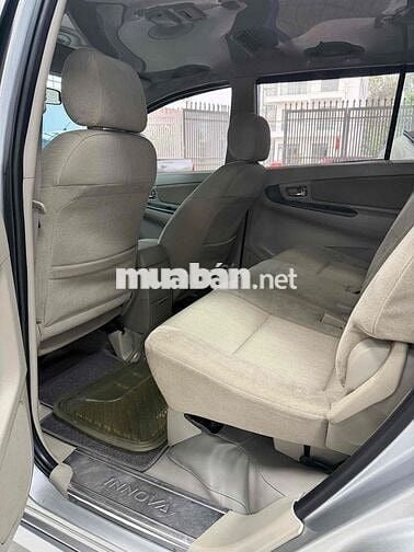 Toyota Innova 2015 2.0E - 68000 km