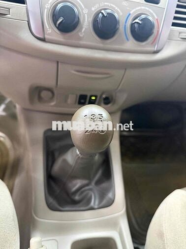 Toyota Innova 2015 2.0E - 68000 km