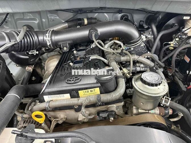 Toyota Innova 2015 2.0E - 68000 km