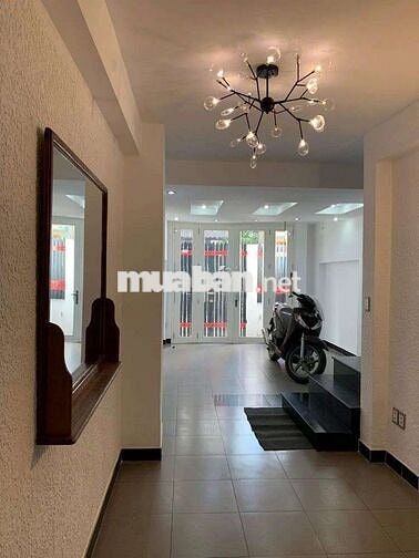Cho thuê nhà mới hxh Trần Quang Diệu, p14. Dt. 3,7x17m 1t 3 lầu st