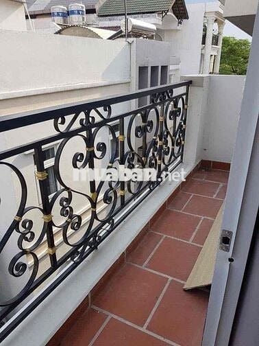 PHÒNG BAN CÔNG GẦN CV LÀNG HOA- CHỢ HẠNH THÔNG TÂY- ĐH CÔNG NGHIỆP