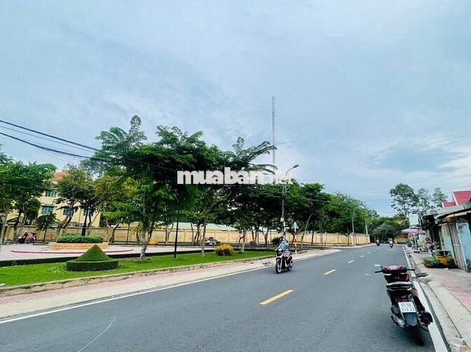 CHỦ BÁN NHANH LÔ ĐẤT TẠI THỊ TT CỦ CHI. 180M2 FULL THỔ.