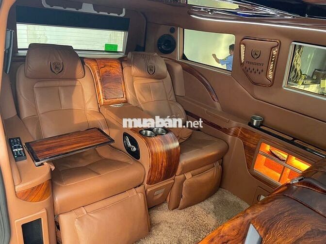 Ford Tourneo 2019 Titanium-Phiên bản Tổng Thống
