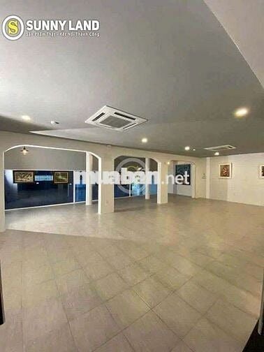 Chính chủ cho thuê nguyên căn quận 3 ngang 15m giá chỉ 135 triệu