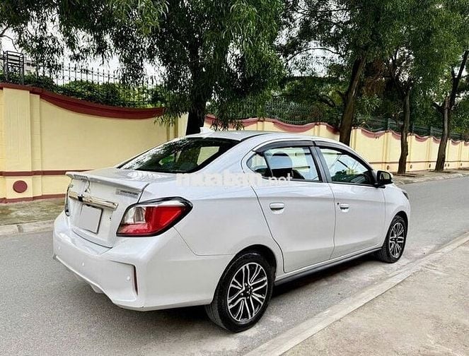Cần bán xe Attrage 2022, số tự động, màu trắng
