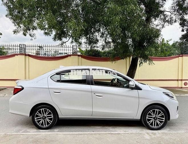 Cần bán xe Attrage 2022, số tự động, màu trắng