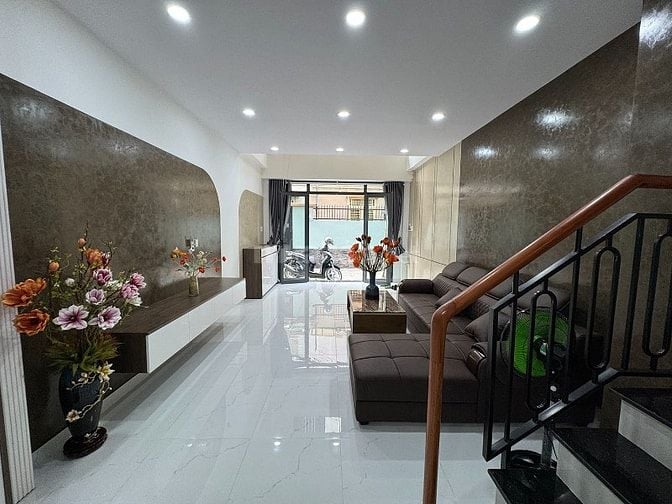 3 lầu t.kế Singapore full nội thất ccấp hẻm xe hơi Khu VIP Quang Trung