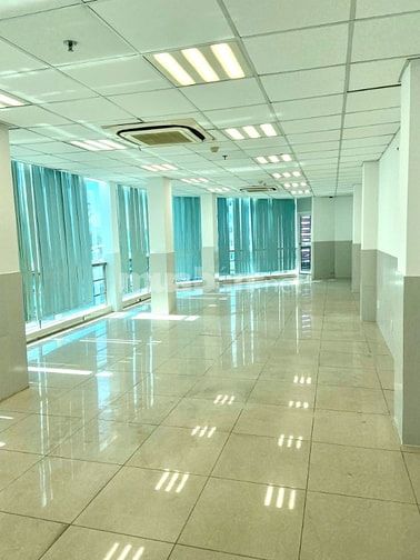 CHO THUÊ 4 SÀN TÒA NHÀ VP GÓC 2MT ĐƯỜNG TRẦN HƯNG ĐẠO Q5 MỖI SÀN 120M 