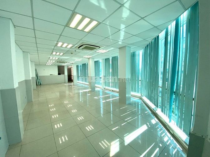 CHO THUÊ 4 SÀN TÒA NHÀ VP GÓC 2MT ĐƯỜNG TRẦN HƯNG ĐẠO Q5 MỖI SÀN 120M 