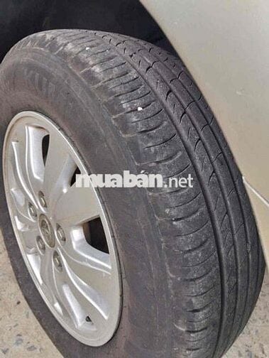 Toyota Innova 2010 G - 180000 km