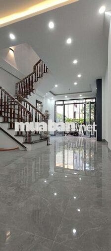 Nhà Cổ Linh, gần Eon.mall.Long Biên 50m-5tầng-6PN-MT4M-7tỷ5, gần Ô tô. Nhà Cổ Linh, gần Eon.mall.Long Biên 50m-5tầng-6PN-MT4M-7tỷ5, gần Ô tô.