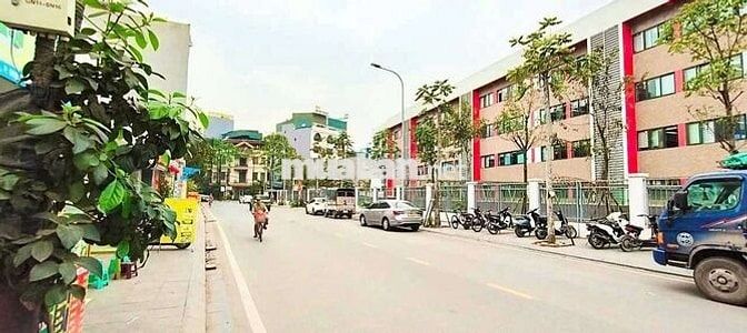 Nhà Cổ Linh, gần Eon.mall.Long Biên 50m-5tầng-6PN-MT4M-7tỷ5, gần Ô tô. Nhà Cổ Linh, gần Eon.mall.Long Biên 50m-5tầng-6PN-MT4M-7tỷ5, gần Ô tô.