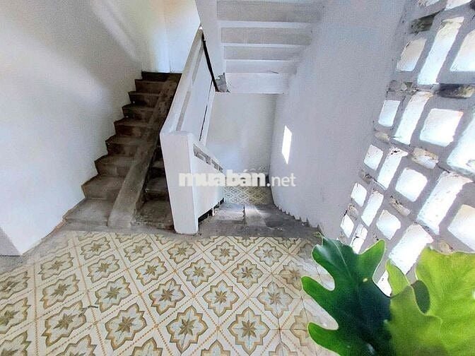 TẬP THỂ QUỲNH MAI - TẦNG 3 - 2 MẶT THOÁNG - GẦN CHỢ, TRƯỜNG HỌC, BV
