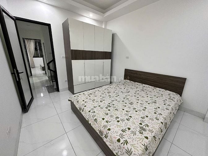 Bán nhà DT:41m2x4T, tại Nguyễn Sơn, L.Biên, ô tô đỗ cách cửa tầm 10m