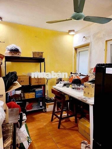 CẦN BÁN TẬP THỂ TẦNG 1 KINH DOANH HOANG NGỌC PHÁCH