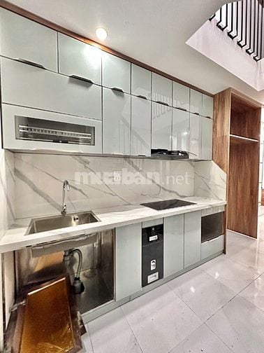 Bán nhà DT:41m2x4T, tại Nguyễn Sơn, L.Biên, ô tô đỗ cách cửa tầm 10m