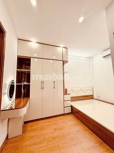 Nhà đẹp long lanh ngõ Đội Cấn, giá 4.98 tỷ, 18m2x6T, ẢNH THẬT 