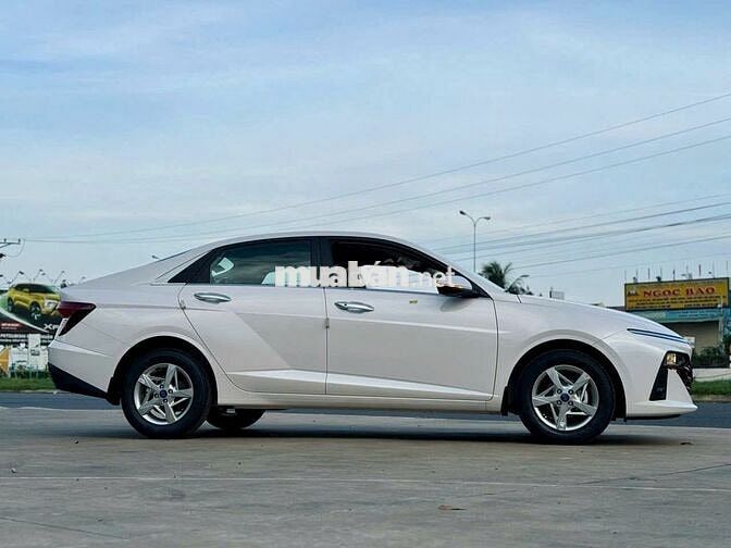 Hyundai Accent 2025 1.5 AT mới ở Hyundai Ngọc Phát