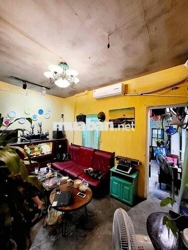 CẦN BÁN TẬP THỂ TẦNG 1 KINH DOANH HOANG NGỌC PHÁCH
