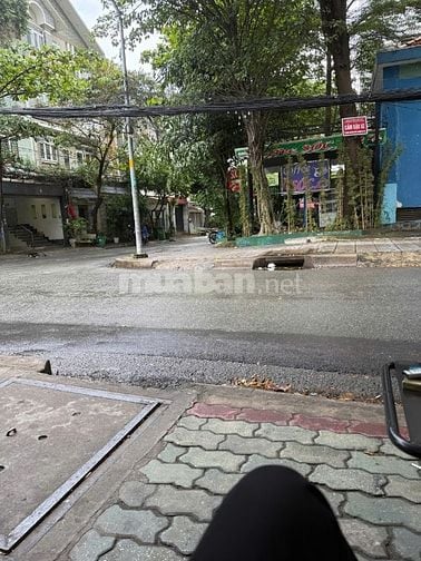 ĐẤT NỀN NGANG 10M, DÀI 30M, NGAY SÁT KHU CHỢ, MẶT TIỀN CHO THUÊ 15TR