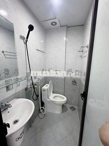 DƯƠNG QUÀNG HÀM-CẦU GIẤY, STUDIO CÓ GÁC XÉP SIÊU XINH FULL NỘI THẤT