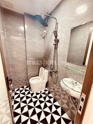 Nhà đẹp long lanh ngõ Đội Cấn, giá 4.98 tỷ, 18m2x6T, ẢNH THẬT 