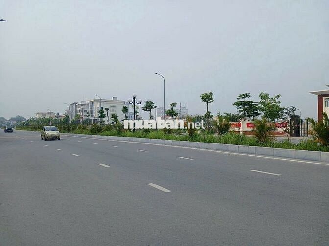 Bán gấp đất Nguyễn Du ,ô tô ,phân lô ,vỉa hè ,kinh doanh  giá 13.4 tỷ