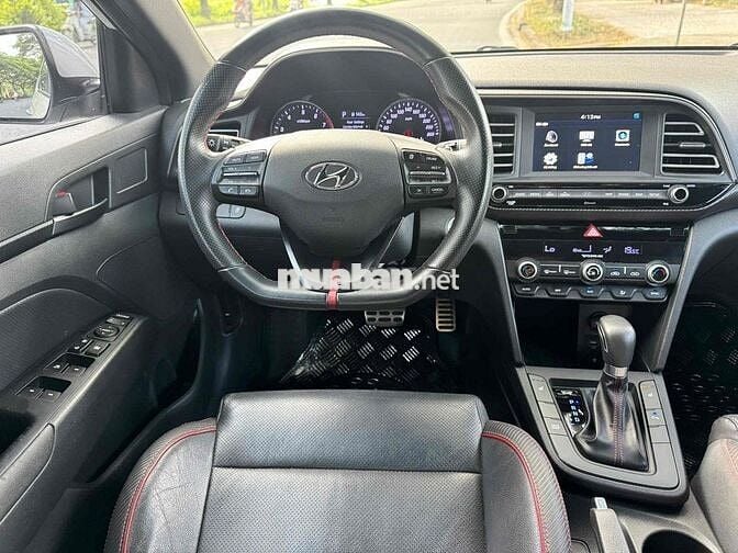 Hyundai Elantra 2019 1.6AT Turbo Sport- 89000 km