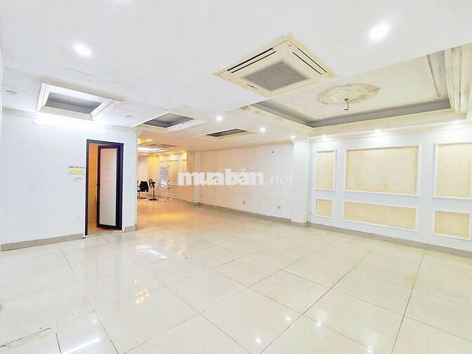 Cho thuê văn phòng Lê Trọng Tấn 100m2 16r view hồ thoáng đẹp sàn vuông