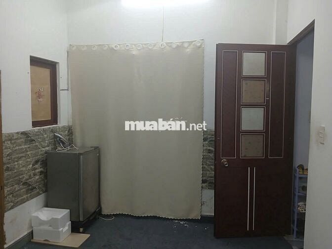 Phòng ở Lầu 1 đầy đủ nội thất (12m2) - Đường Bùi Quang là