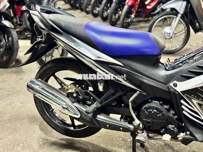 XE MÁYTHANH TÙNG_EX 135 MÀU TRẮNG CÔN TAY MÁY ZIN