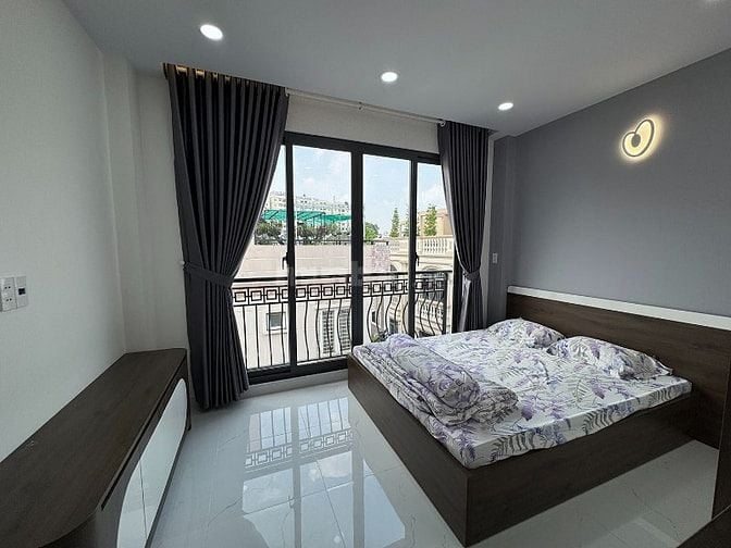 3 lầu t.kế Singapore full nội thất ccấp hẻm xe hơi Khu VIP Quang Trung