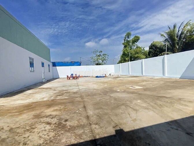 GẤP BÁN XƯỞNG MỚI XÂY VỚI DIỆN TÍCH CỰC ĐẸP 1110M2 . FULL THỔ 100,%.