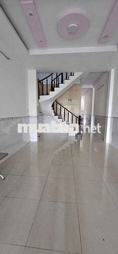 Cho thuê nhà trệt lầu mặt tiền đường Hai Bà Trưng