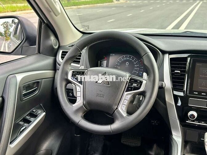Mitsu Pajero Sport 4WD sx 2022 chạy 3 vạn km
