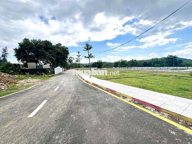 BÁN ĐẤT SỔ ĐỔ, DT 100m2, TẠI HOÀ THẠCH, PHÚ CÁT, HÀ NỘI