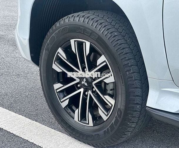 Mitsu Pajero Sport 4WD sx 2022 chạy 3 vạn km