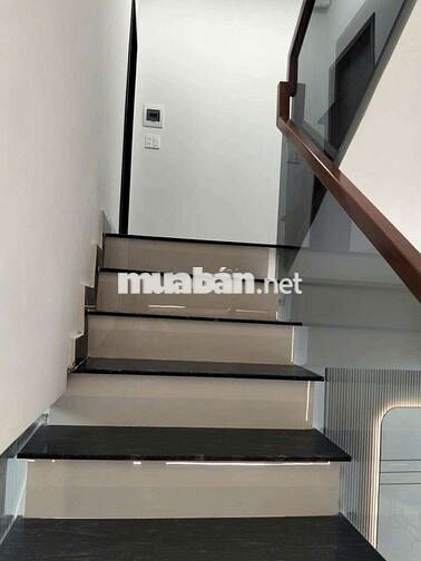 Nhà phố mặt tiền kinh doanh Nguyễn Đức Thiệu gần Vincom550 Dĩ An