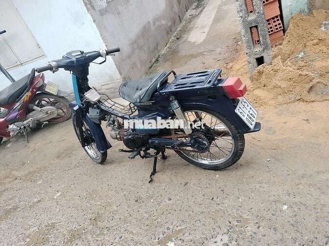 Cần bán chiếc cúp 82 / 90 có giấy